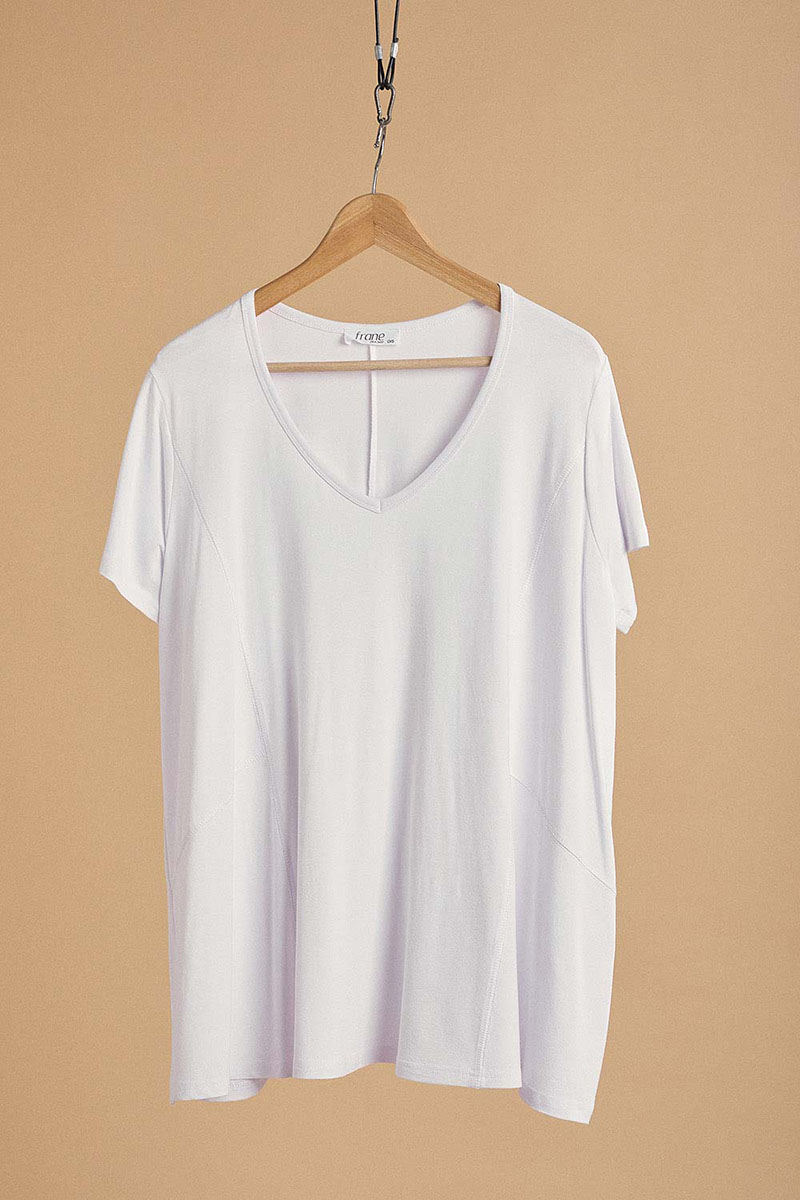 Μπλούζα Plus Size με λαιμόκοψη V λευκή